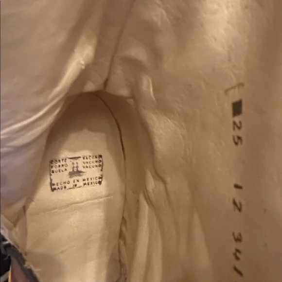 This pair of nice ostrich boots very sharp brand new - Picture 7 of 7